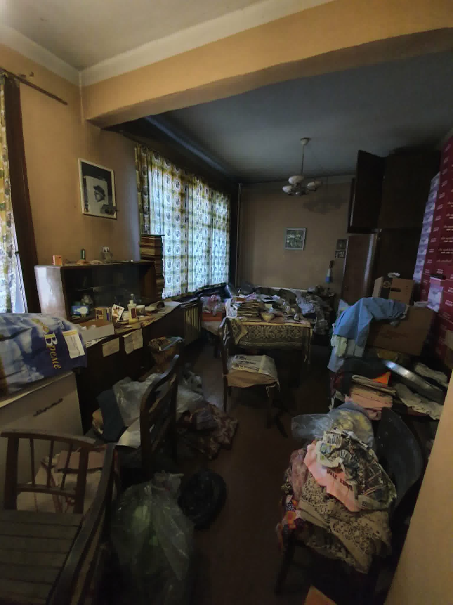 Living room before preparation